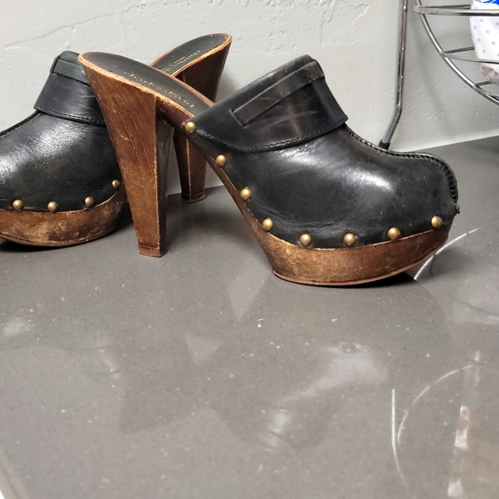 Charles David Cioa clogs/mules